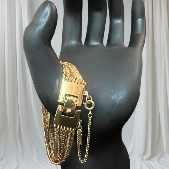 VINTAGE MONET 70s Multi 7 Strand Gold Toned Bracelet 6.5" with Safety Chain - Picture 11 of 11